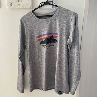 パタゴニア(patagonia)のPatagonia レディース キャピレン　グレー 長袖　Mサイズ(カットソー(長袖/七分))