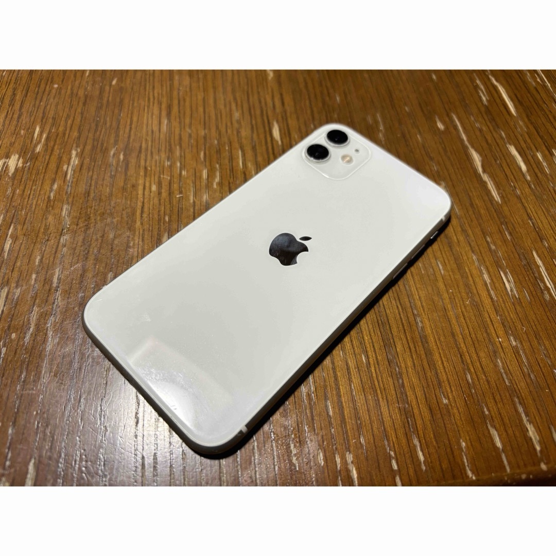 iPhone(アイフォーン)のアップル iPhone11 64GB ホワイト SIMフリー　ジャンク品 スマホ/家電/カメラのスマートフォン/携帯電話(スマートフォン本体)の商品写真