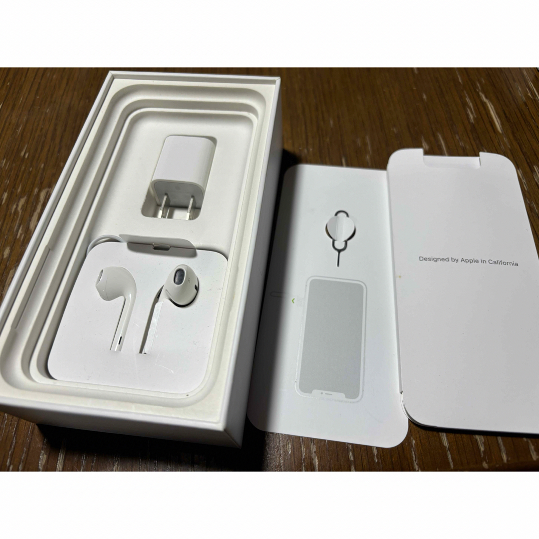 iPhone(アイフォーン)のアップル iPhone11 64GB ホワイト SIMフリー　ジャンク品 スマホ/家電/カメラのスマートフォン/携帯電話(スマートフォン本体)の商品写真