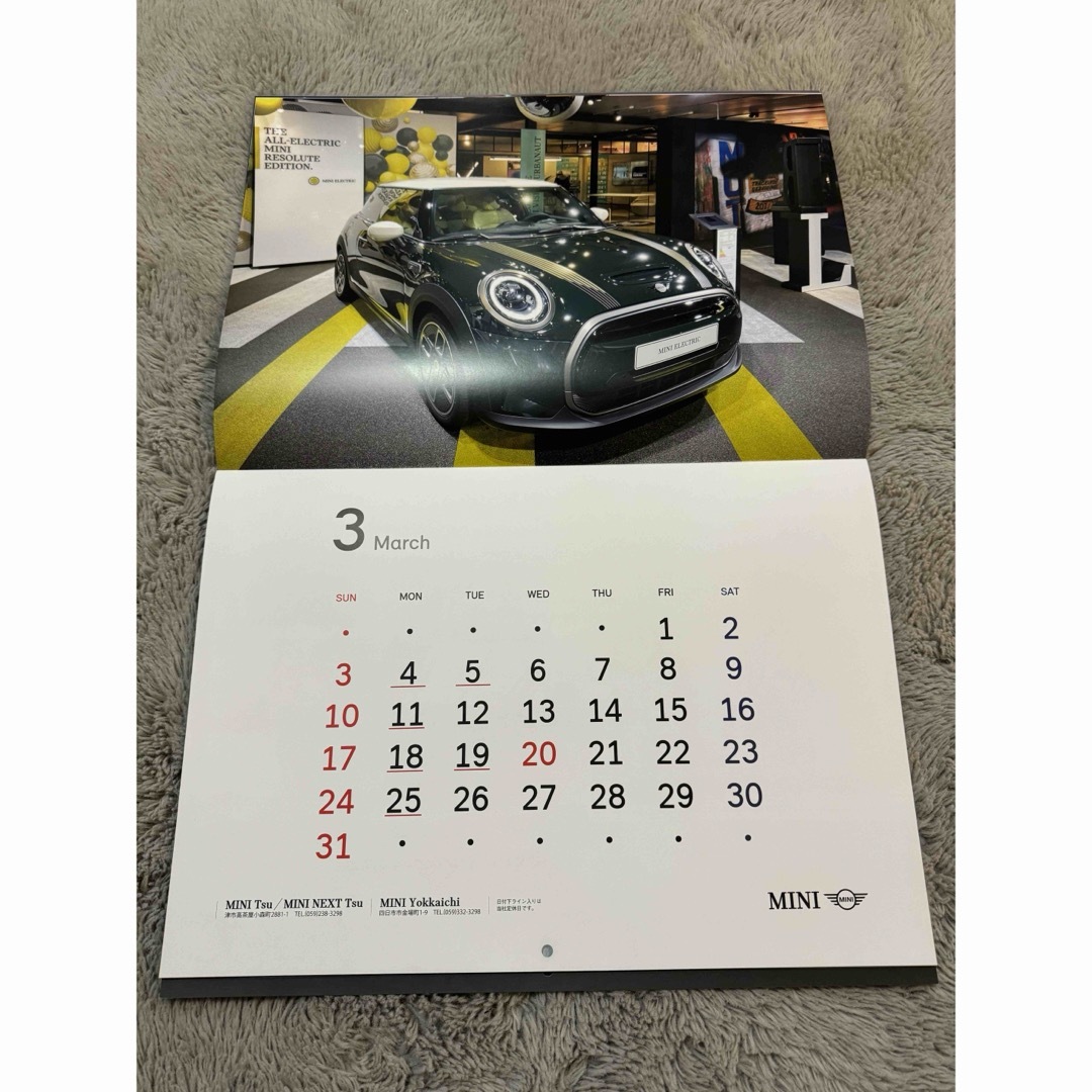 BMW(ビーエムダブリュー)の【未使用】BMW MINI ミニクーパー 特大カレンダー 2024 インテリア/住まい/日用品の文房具(カレンダー/スケジュール)の商品写真