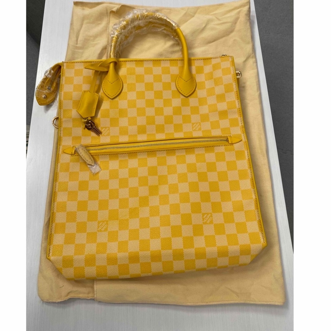 LOUIS VUITTON(ルイヴィトン)のヴィトン　モビールミモザ レディースのバッグ(トートバッグ)の商品写真