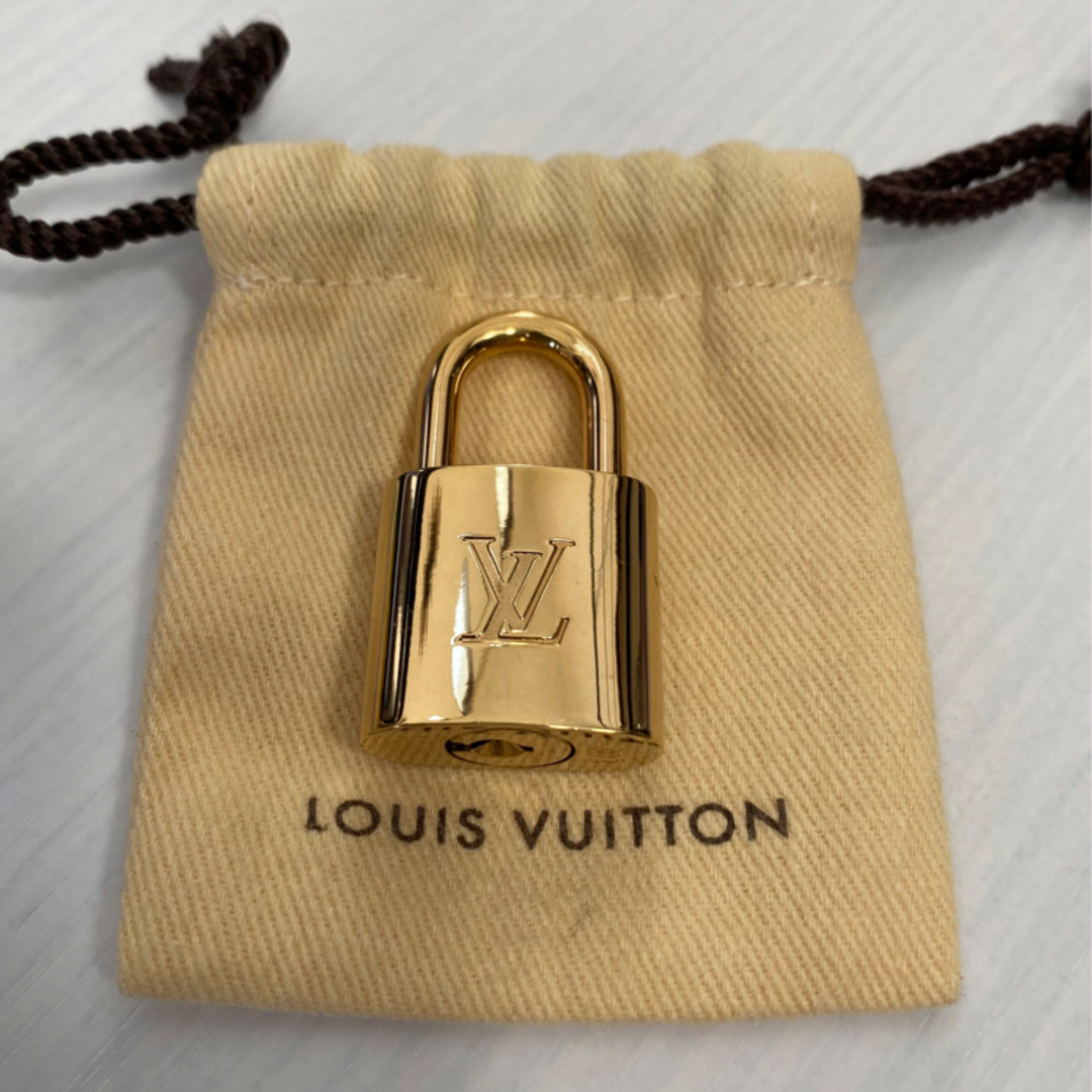 LOUIS VUITTON(ルイヴィトン)のヴィトン　モビールミモザ レディースのバッグ(トートバッグ)の商品写真