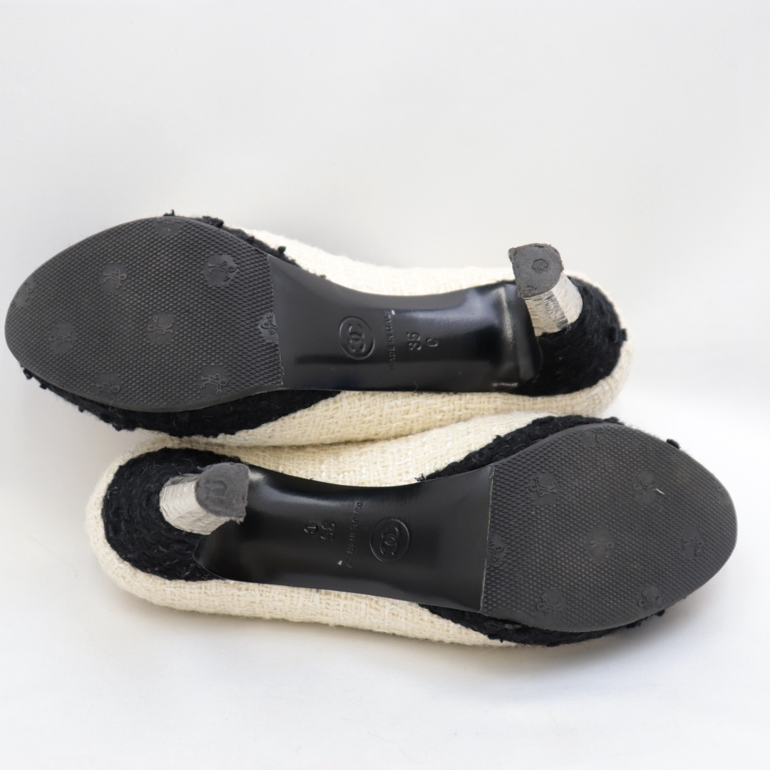 CHANEL(シャネル)の美品 シャネル ツイード バイカラー ヒール パンプス レディース アイボリー 黒 35C ココマーク CHANEL レディースの靴/シューズ(ハイヒール/パンプス)の商品写真