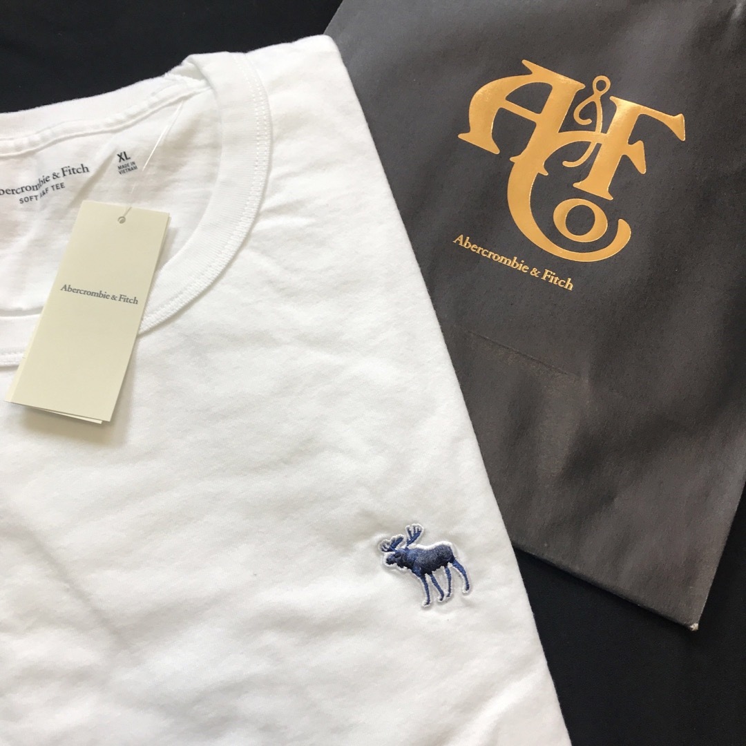 Abercrombie&Fitch(アバクロンビーアンドフィッチ)のXL◎新品正規品◎アバクロ◎Abercrombie&Fitch◎Tシャツ◎送料込 メンズのトップス(Tシャツ/カットソー(半袖/袖なし))の商品写真