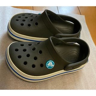 クロックス(crocs)のcrocs キッズ c8（15.5cm） カーキ色(サンダル)