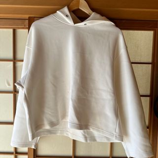 ユニクロ(UNIQLO)のユニクロ　パーカー(パーカー)