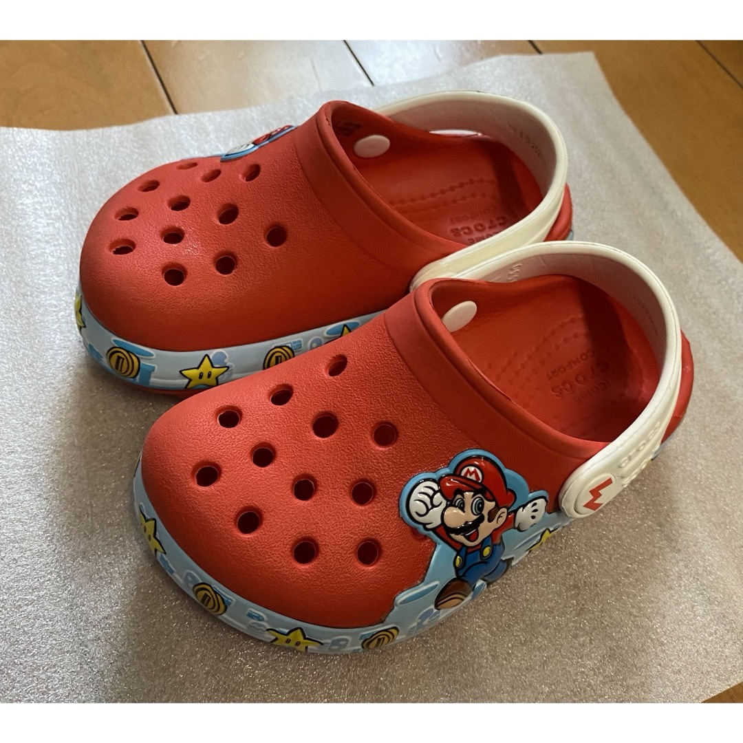 crocs(クロックス)のcrocs クロックス c6（14cm）マリオ キッズ/ベビー/マタニティのベビー靴/シューズ(~14cm)(サンダル)の商品写真