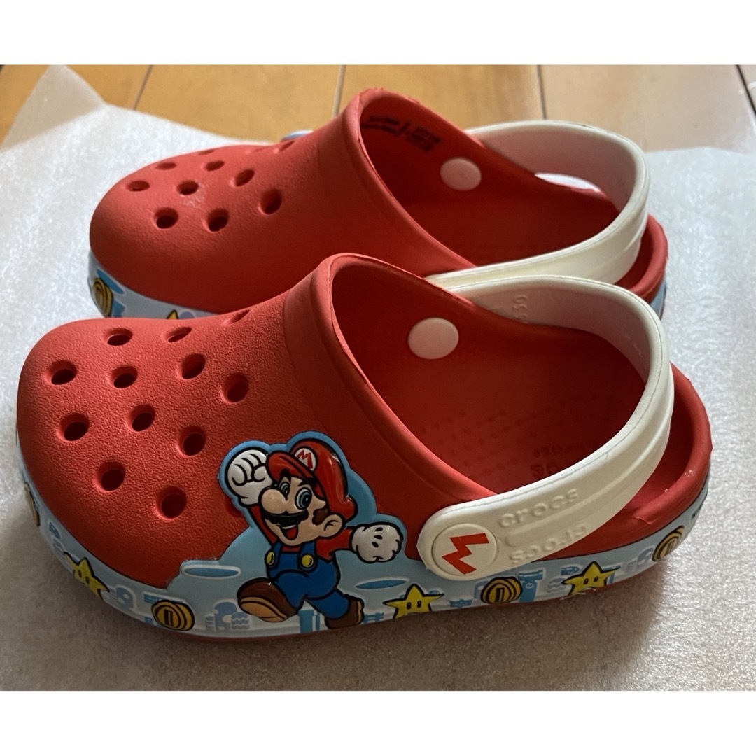 crocs(クロックス)のcrocs クロックス c6（14cm）マリオ キッズ/ベビー/マタニティのベビー靴/シューズ(~14cm)(サンダル)の商品写真