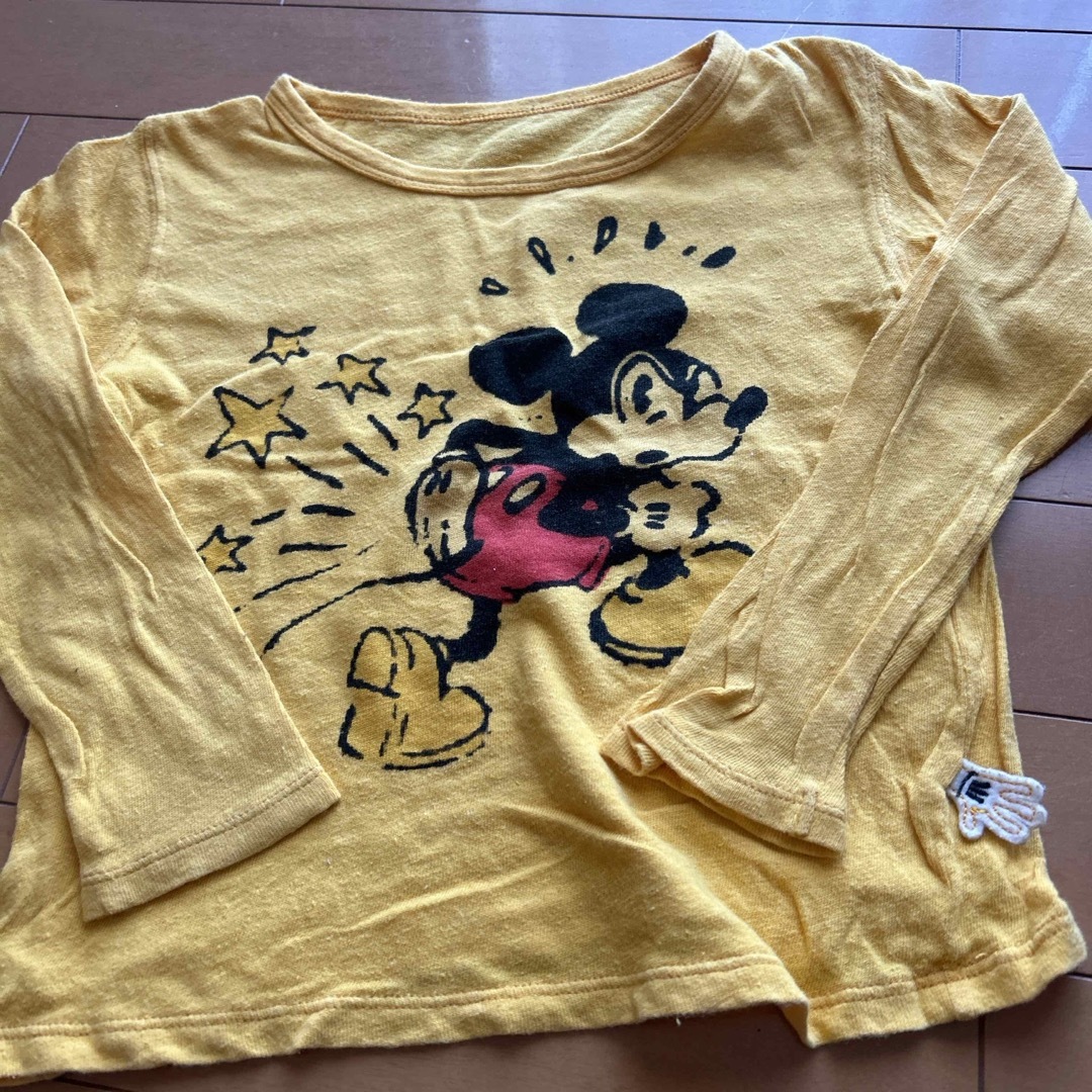 Disney(ディズニー)のディズニー　ミッキーのロングTシャツ　110センチ　イエロー キッズ/ベビー/マタニティのキッズ服女の子用(90cm~)(Tシャツ/カットソー)の商品写真