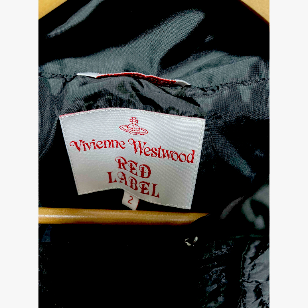 Vivienne Westwood(ヴィヴィアンウエストウッド)のヴィヴィアンウエストウッド　レッドレーベル　未使用近い　 レディースのジャケット/アウター(ダウンジャケット)の商品写真