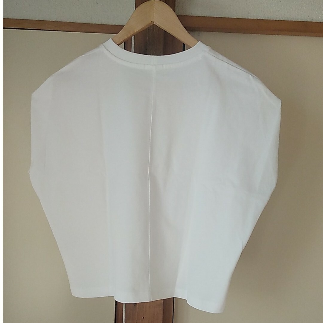 GU(ジーユー)の新品未使用　GU　Tシャツ　レディース　Ｓ レディースのトップス(Tシャツ(半袖/袖なし))の商品写真