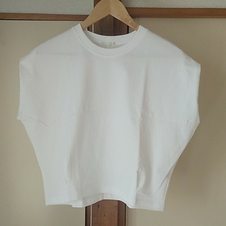 ジーユー(GU)の新品未使用　GU　Tシャツ　レディース　Ｓ(Tシャツ(半袖/袖なし))