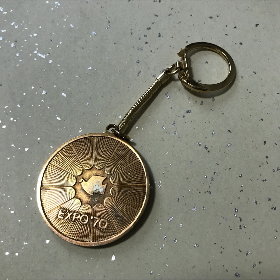太陽の塔 キーホルダー 大阪万博 岡本太郎の通販 by kmgn's shop 太陽の塔 キーホルダー 大阪万博 岡本太郎の通販 by kmgn's shop