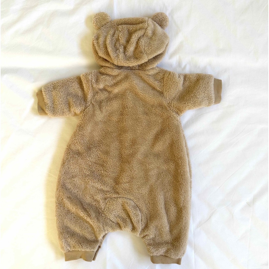 UNIQLO(ユニクロ)のユニクロ　ファーリーフリースオールインワンBEIGE サイズ:BABY60 キッズ/ベビー/マタニティのベビー服(~85cm)(ロンパース)の商品写真