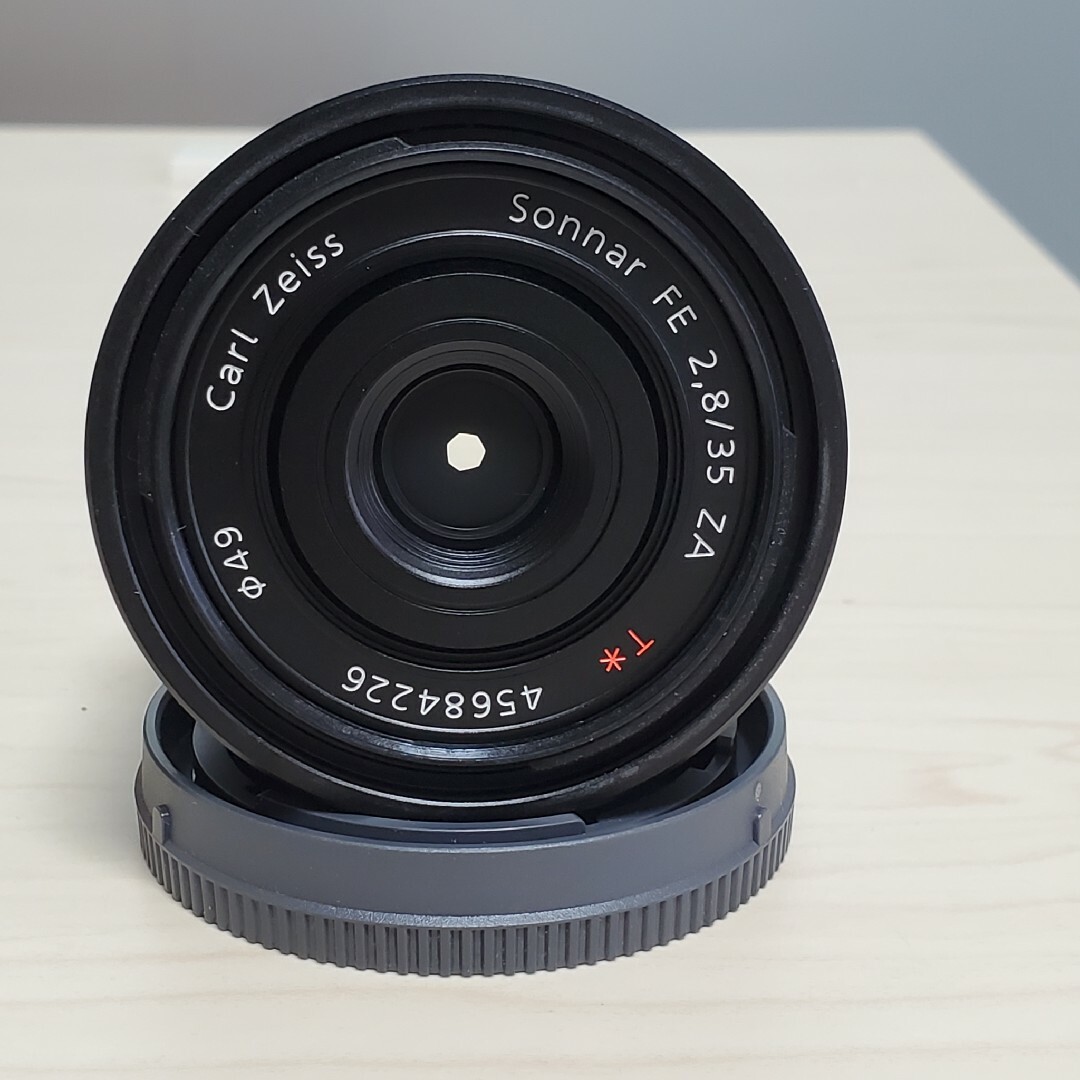 SONY(ソニー)のSONY Sonnar T＊ FE 35mm F2.8 ZA SEL35F28Z スマホ/家電/カメラのカメラ(レンズ(単焦点))の商品写真