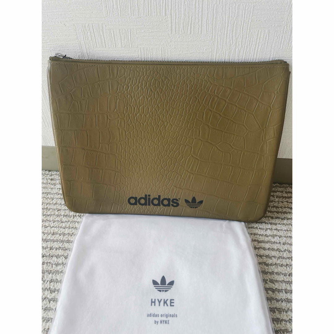 HYKE(ハイク)のレア　adidas HYKE クラッチバッグ レディースのバッグ(クラッチバッグ)の商品写真