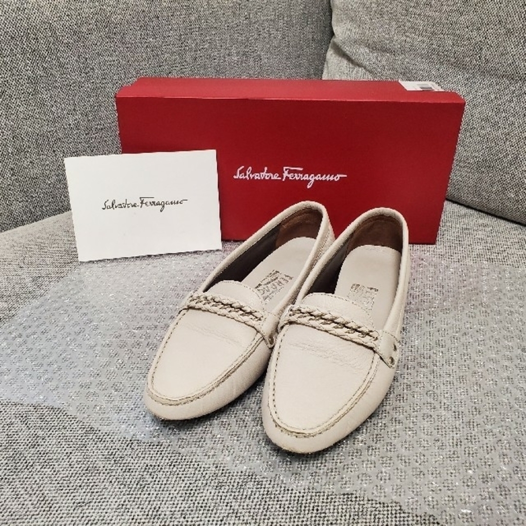 Salvatore Ferragamo(サルヴァトーレフェラガモ)のSalvatore　Ferragamo　ドライビングシューズ レディースの靴/シューズ(スリッポン/モカシン)の商品写真