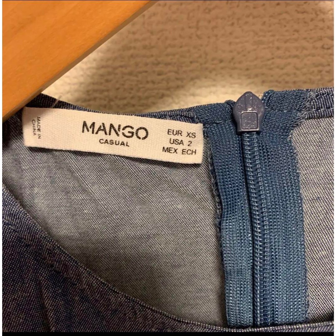 MANGO(マンゴ)の【美品】MANGO ワンピース　紺色　デニム風　XXSサイズ　半袖 レディースのワンピース(ミニワンピース)の商品写真