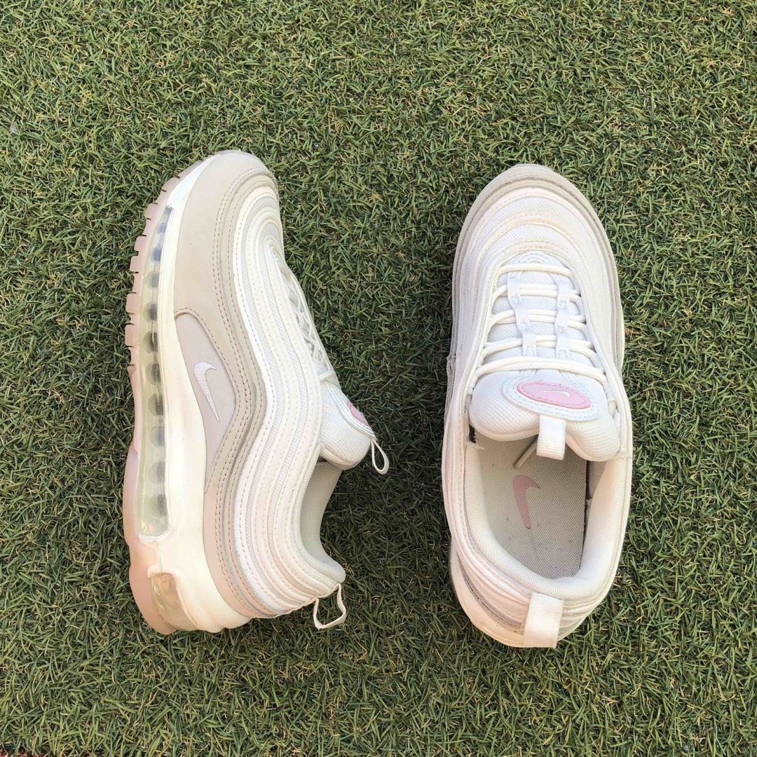 NIKE(ナイキ)の美品23.5NIKE AIRMAX 97ナイキ  エアマックス97 HW511 レディースの靴/シューズ(スニーカー)の商品写真