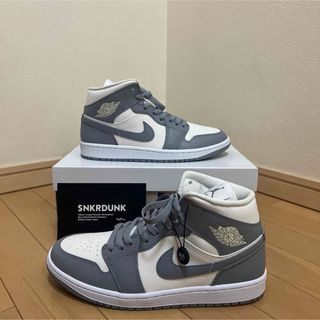 ジョーダン(Jordan Brand（NIKE）)のNike WMNS Air Jordan 1 Mid Grey/Sail(スニーカー)