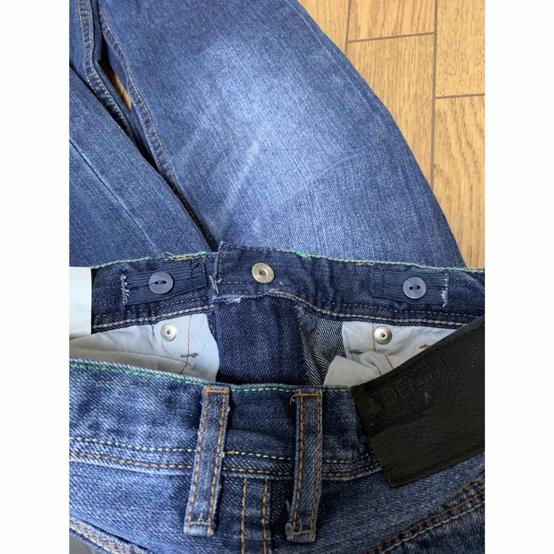 H&M(エイチアンドエム)の新品タグ付き　&DENIM H&M キッズ　ワッペン　ダメージ　デニム キッズ/ベビー/マタニティのキッズ服男の子用(90cm~)(パンツ/スパッツ)の商品写真