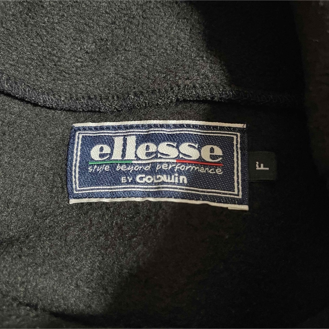 ellesse(エレッセ)のエレッセ　フリース　タートルネック　長袖　ロゴ刺繍　ワンポイント　防寒　Lサイズ メンズのトップス(スウェット)の商品写真