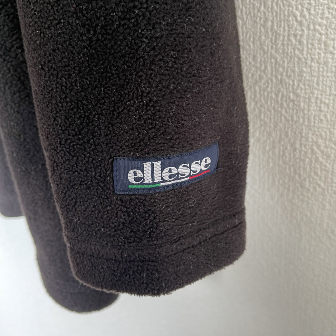ellesse(エレッセ)のエレッセ　フリース　タートルネック　長袖　ロゴ刺繍　ワンポイント　防寒　Lサイズ メンズのトップス(スウェット)の商品写真