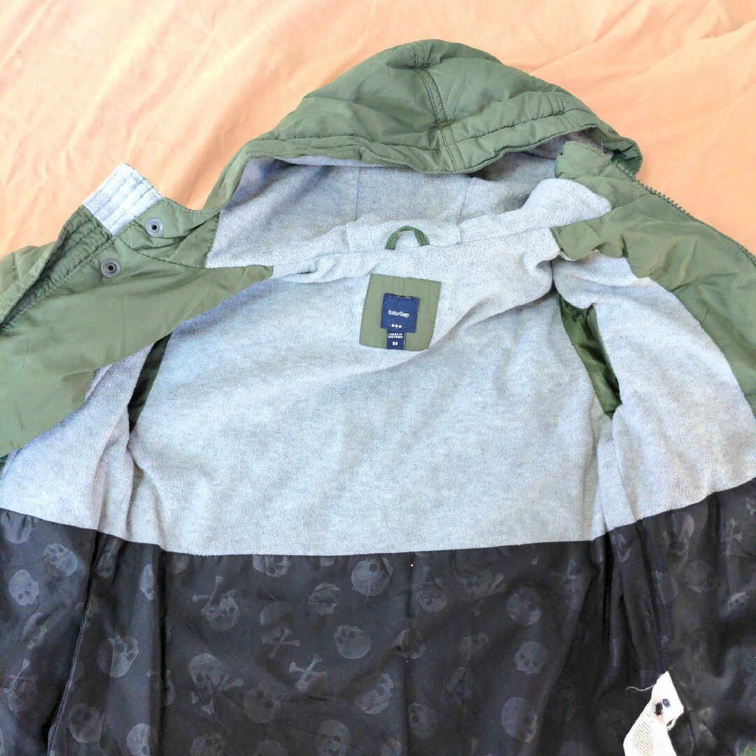 babyGAP(ベビーギャップ)のダウンジャケット、95センチ、ベビーギャップ キッズ/ベビー/マタニティのキッズ服男の子用(90cm~)(ジャケット/上着)の商品写真