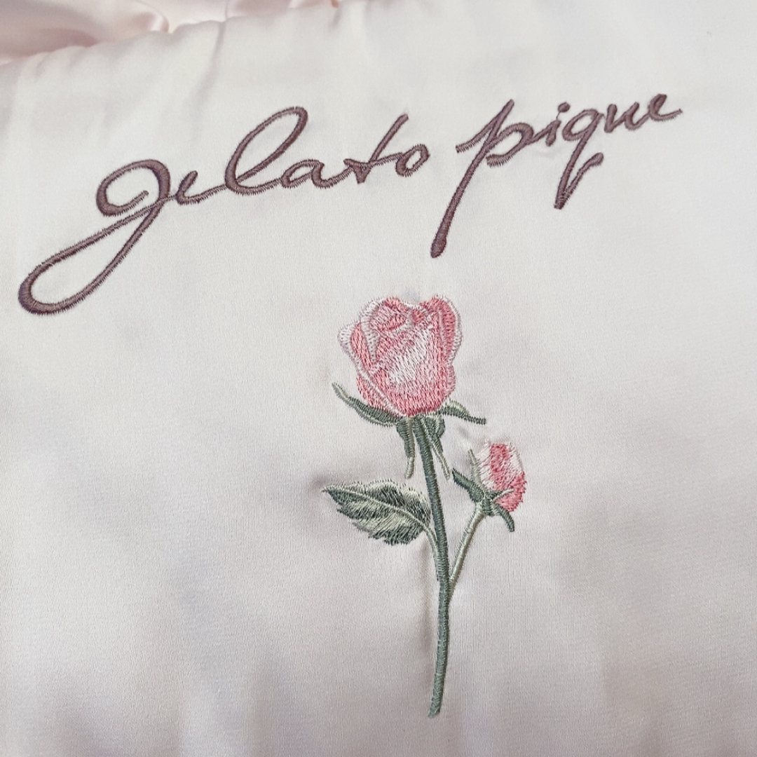 gelato pique(ジェラートピケ)のgelato pique ローズサテンポーチ レディースのファッション小物(ポーチ)の商品写真