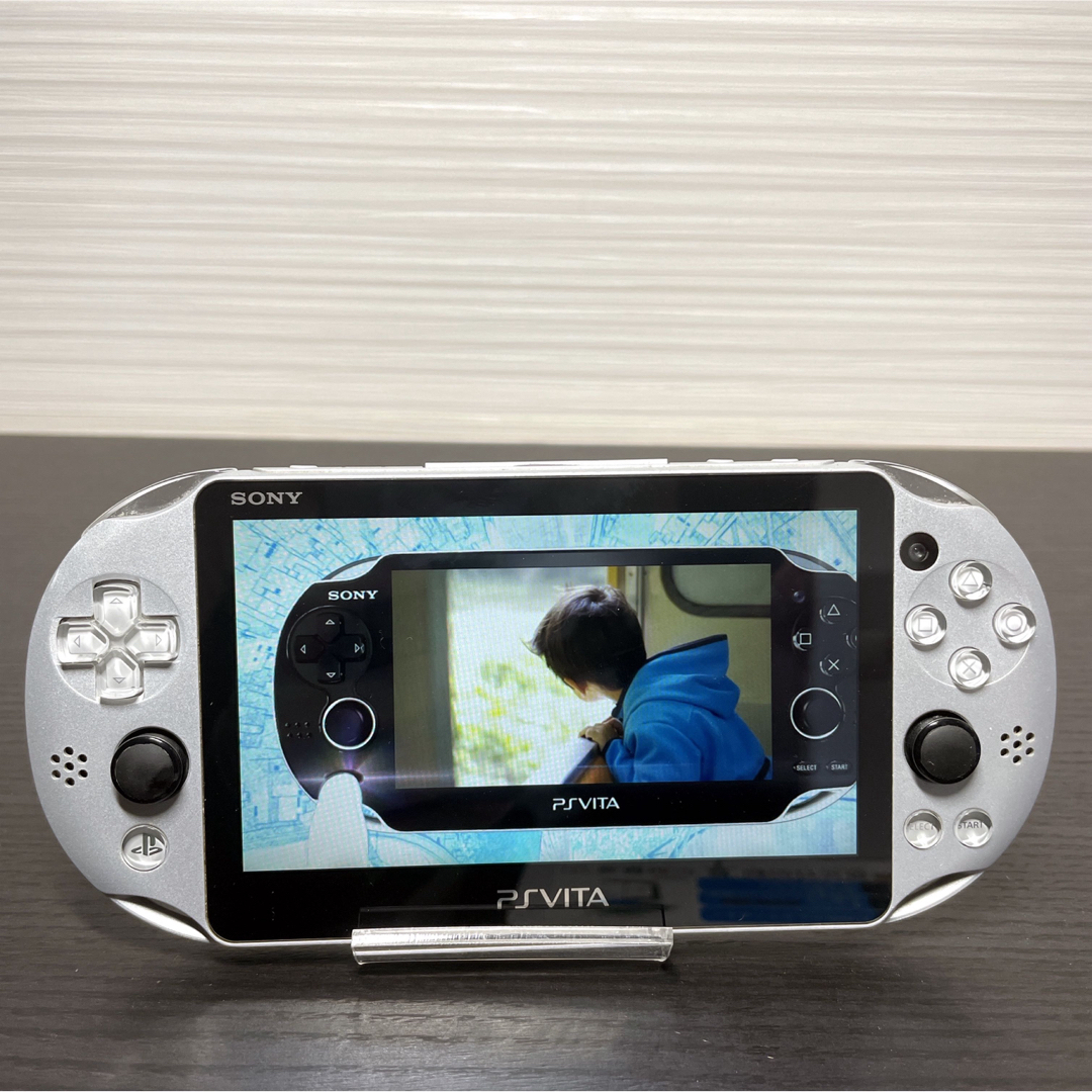 PlayStation Vita - PSvita シルバー PCH-2000ZA25 SONYの通販 by 五等