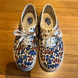 ヴァンズ(VANS)のcher×vans レオパード 柄　スニーカー　23.5cm(スニーカー)