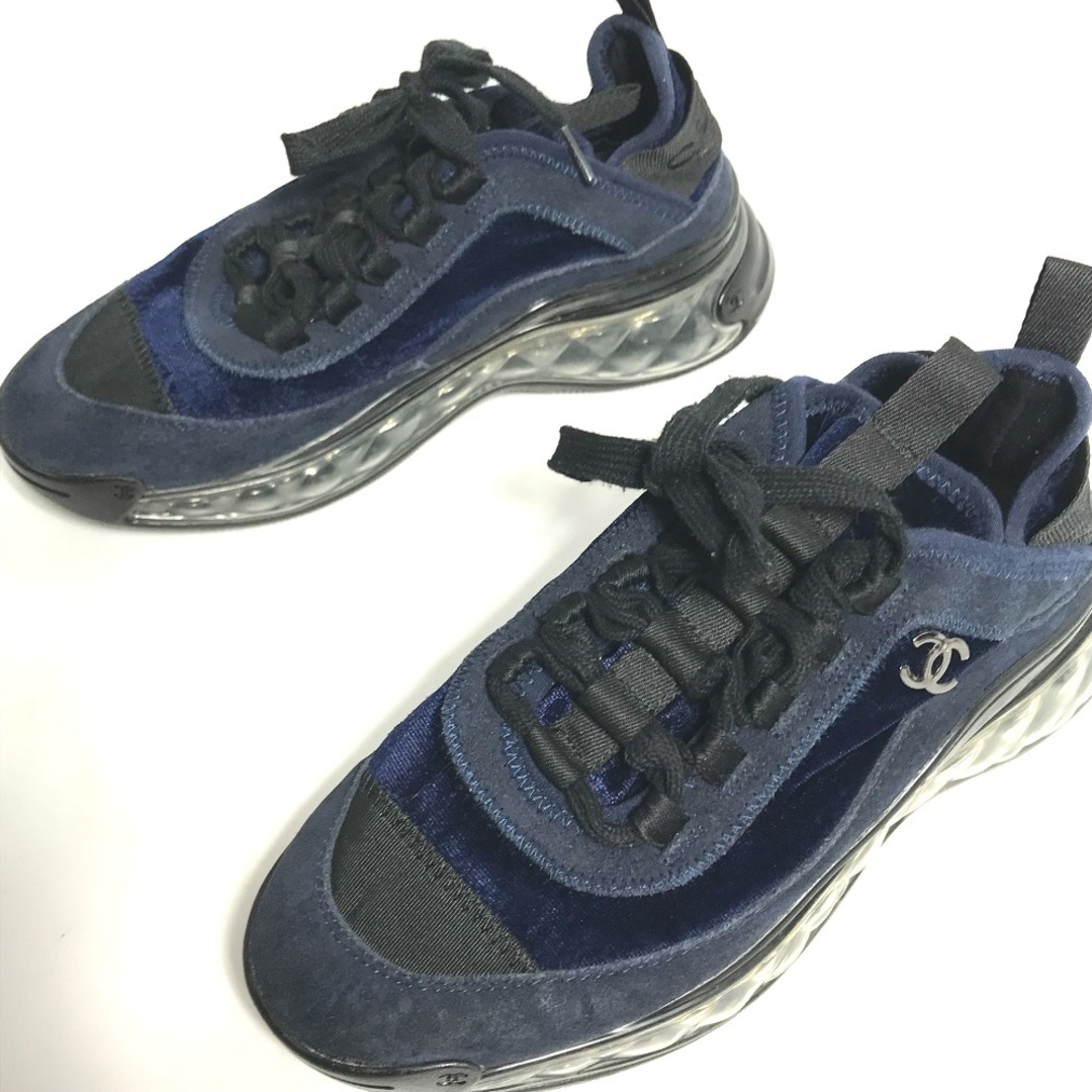 CHANEL(シャネル)のシャネル CHANEL ファブリック G35617 バイカラー 靴 シューズ CC ココマーク スニーカー ブルー レディースの靴/シューズ(スニーカー)の商品写真