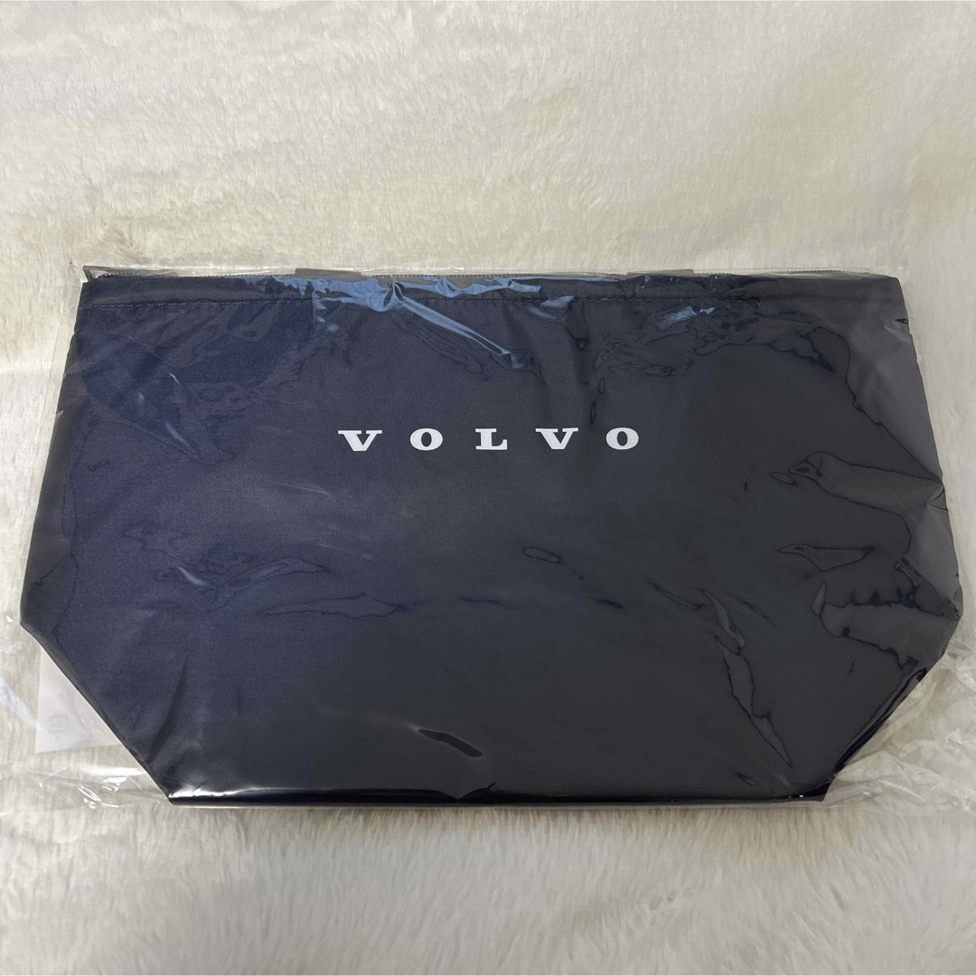 Volvo(ボルボ)のボルボ　オリジナル保冷バック インテリア/住まい/日用品のキッチン/食器(弁当用品)の商品写真