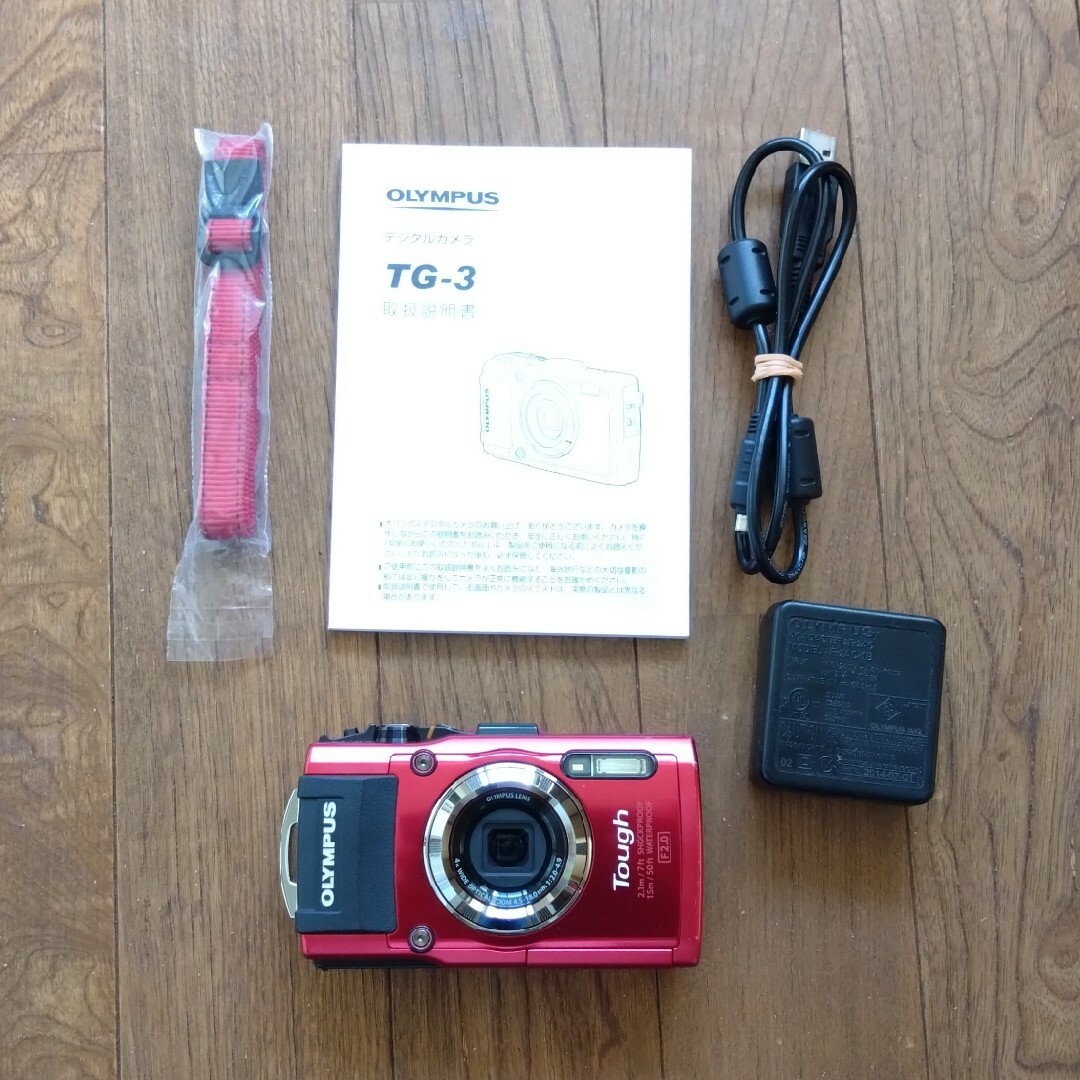 スマホ/家電/カメラOLYMPUS　TG-3 Tough コンパクトデジタルカメラ