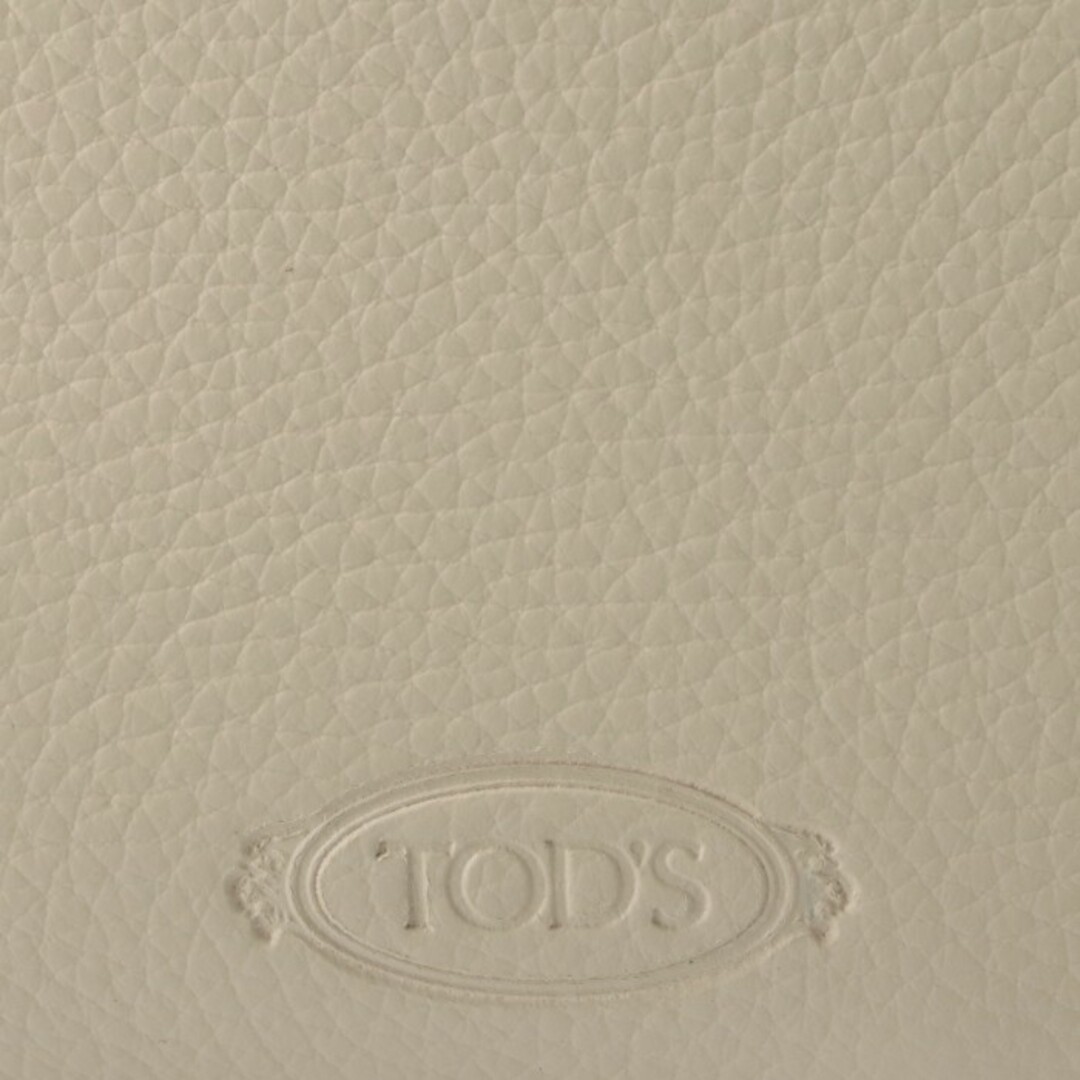 TOD'S(トッズ)のトッズ TOD'S トートバッグ ミニ T タイムレス メタル ペンダント XBWAPAA9100 QNK 5O90 レディースのバッグ(ハンドバッグ)の商品写真