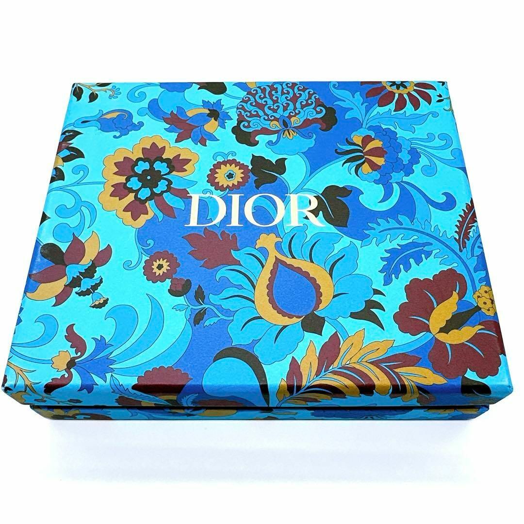 Christian Dior(クリスチャンディオール)の【未使用品】ディオール　くし　レア　希少　コーム　木彫り　プレゼント　ブランド コスメ/美容のヘアケア/スタイリング(ヘアブラシ/クシ)の商品写真