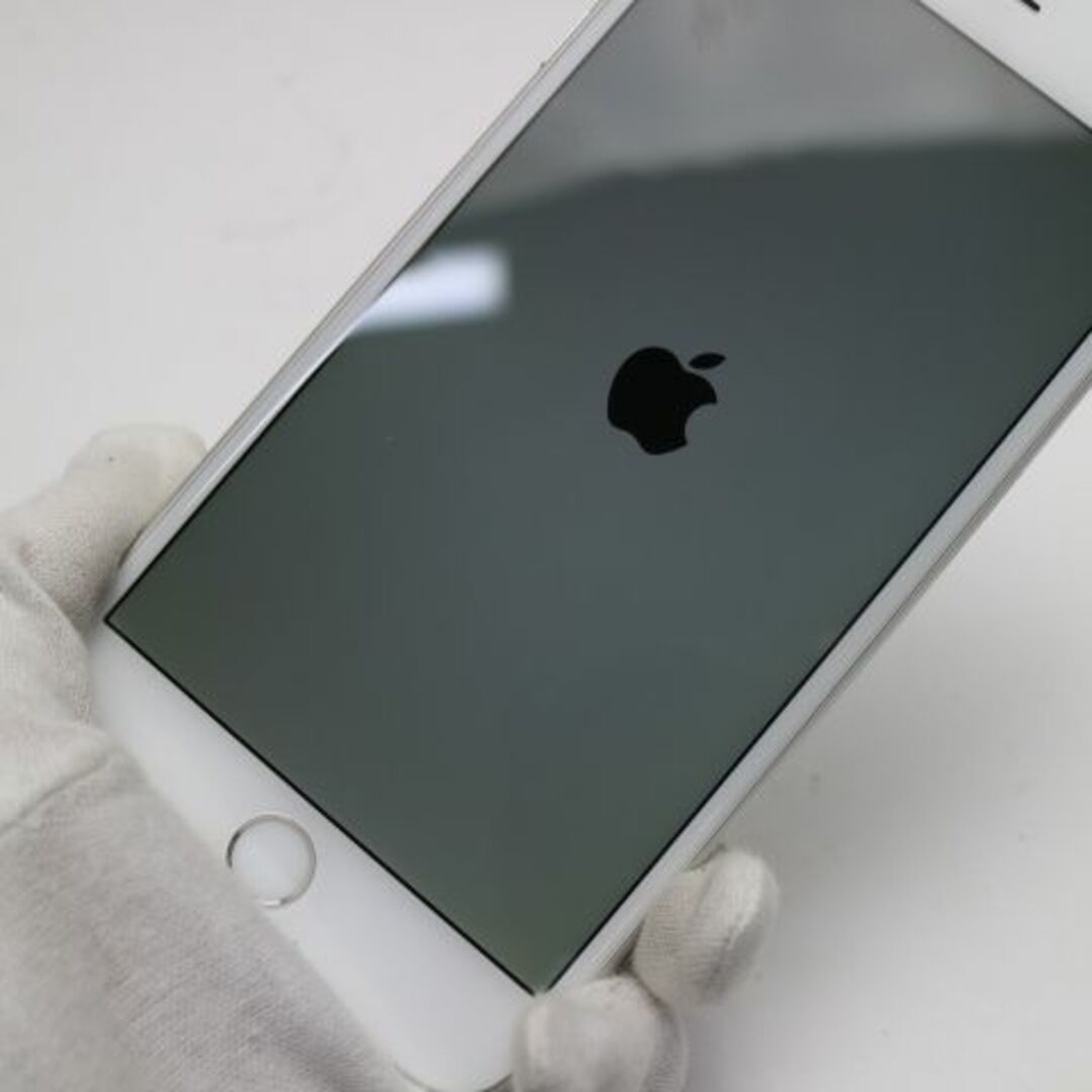 iPhone(アイフォーン)の超美品 DoCoMo iPhone6 PLUS 128GB シルバー  M666 スマホ/家電/カメラのスマートフォン/携帯電話(スマートフォン本体)の商品写真
