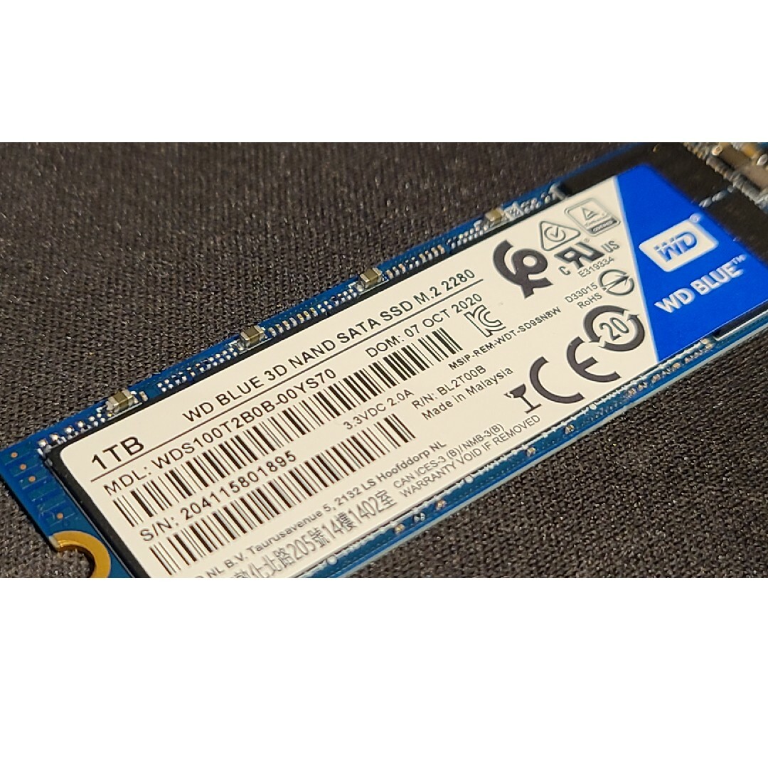 Western Digital(ウェスタンデジタル)のM.2-2280 SATA 1TB WD Blue スマホ/家電/カメラのPC/タブレット(PCパーツ)の商品写真