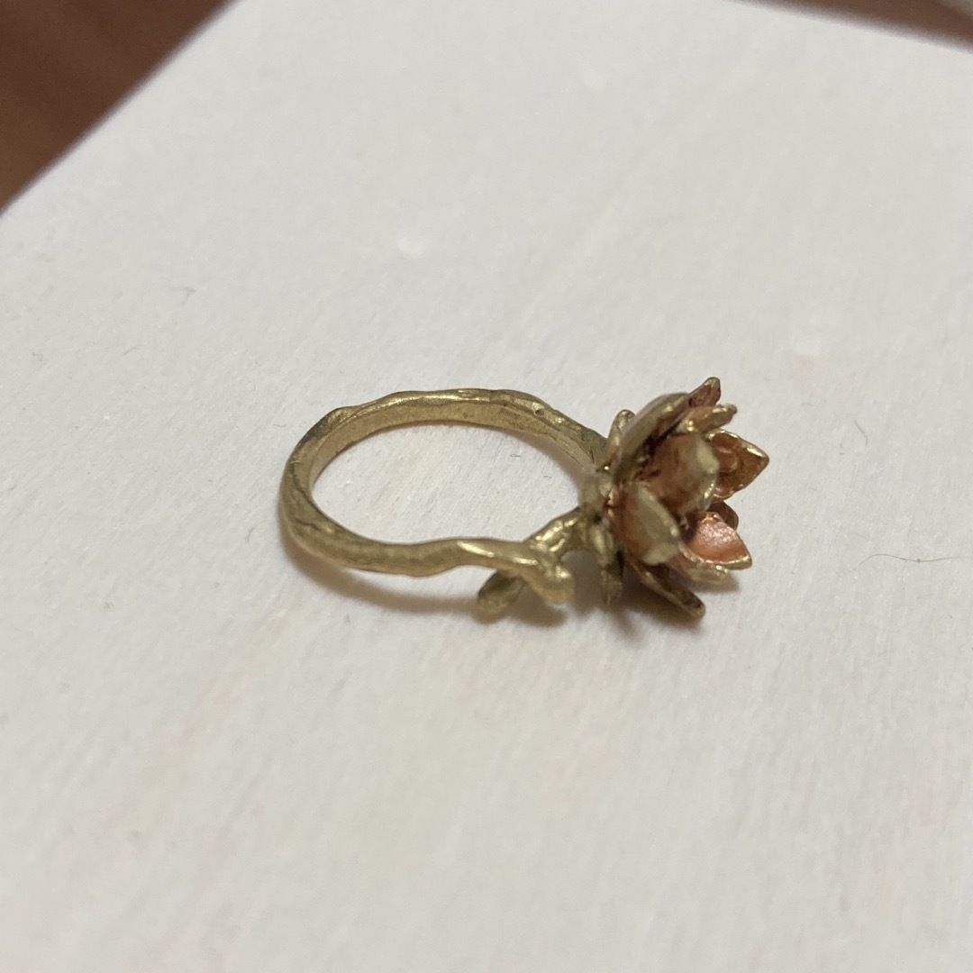 蓮の花の指輪　パルナートポック レディースのアクセサリー(リング(指輪))の商品写真