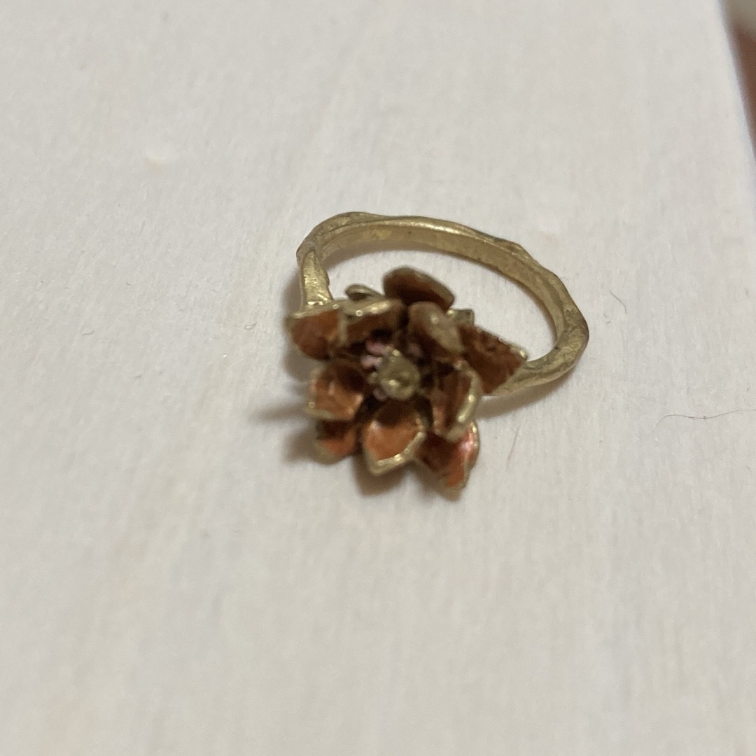 蓮の花の指輪　パルナートポック レディースのアクセサリー(リング(指輪))の商品写真