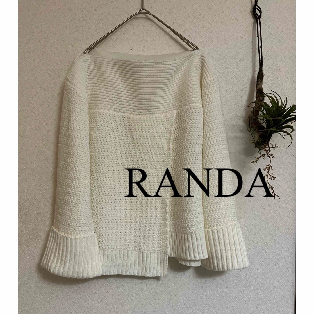 RANDA(ランダ)の美品　RANDA ランダ　ニット　トップス　クルーネック　人気　完売 レディースのトップス(ニット/セーター)の商品写真