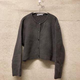 ザラ(ZARA)のZARA カーディガン丈短め　グレー(カーディガン)