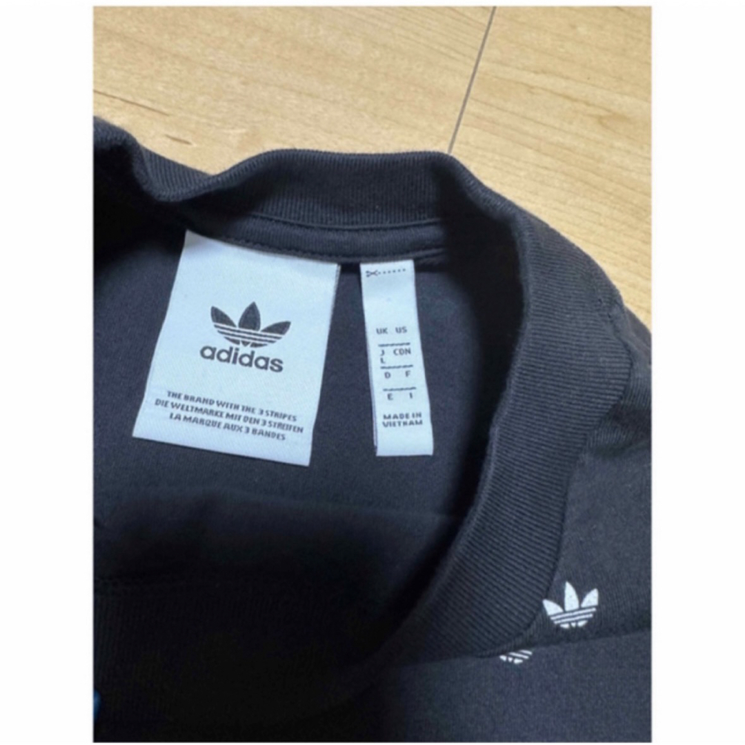 adidas(アディダス)の【限定】adidas アディダス 総柄 ロゴ Tシャツ Lサイズ メンズのトップス(Tシャツ/カットソー(半袖/袖なし))の商品写真