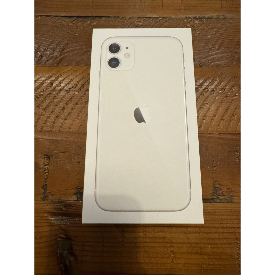 iPhone(アイフォーン)のiPhone11ホワイト128GB SIMフリー超美品 スマホ/家電/カメラのスマートフォン/携帯電話(スマートフォン本体)の商品写真