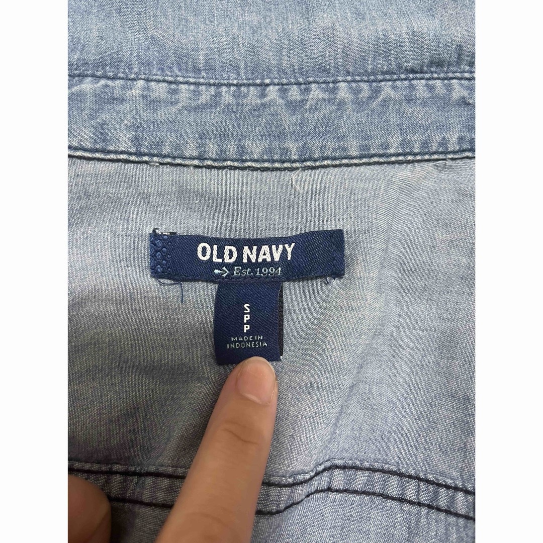 Old Navy(オールドネイビー)のオールドネイビー　レディースシャツ　デニム レディースのトップス(シャツ/ブラウス(長袖/七分))の商品写真