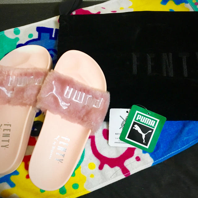 PUMA(プーマ)のPUMA × Rihanna LEADCAT FENTY プーマ リアーナ レディースの靴/シューズ(サンダル)の商品写真