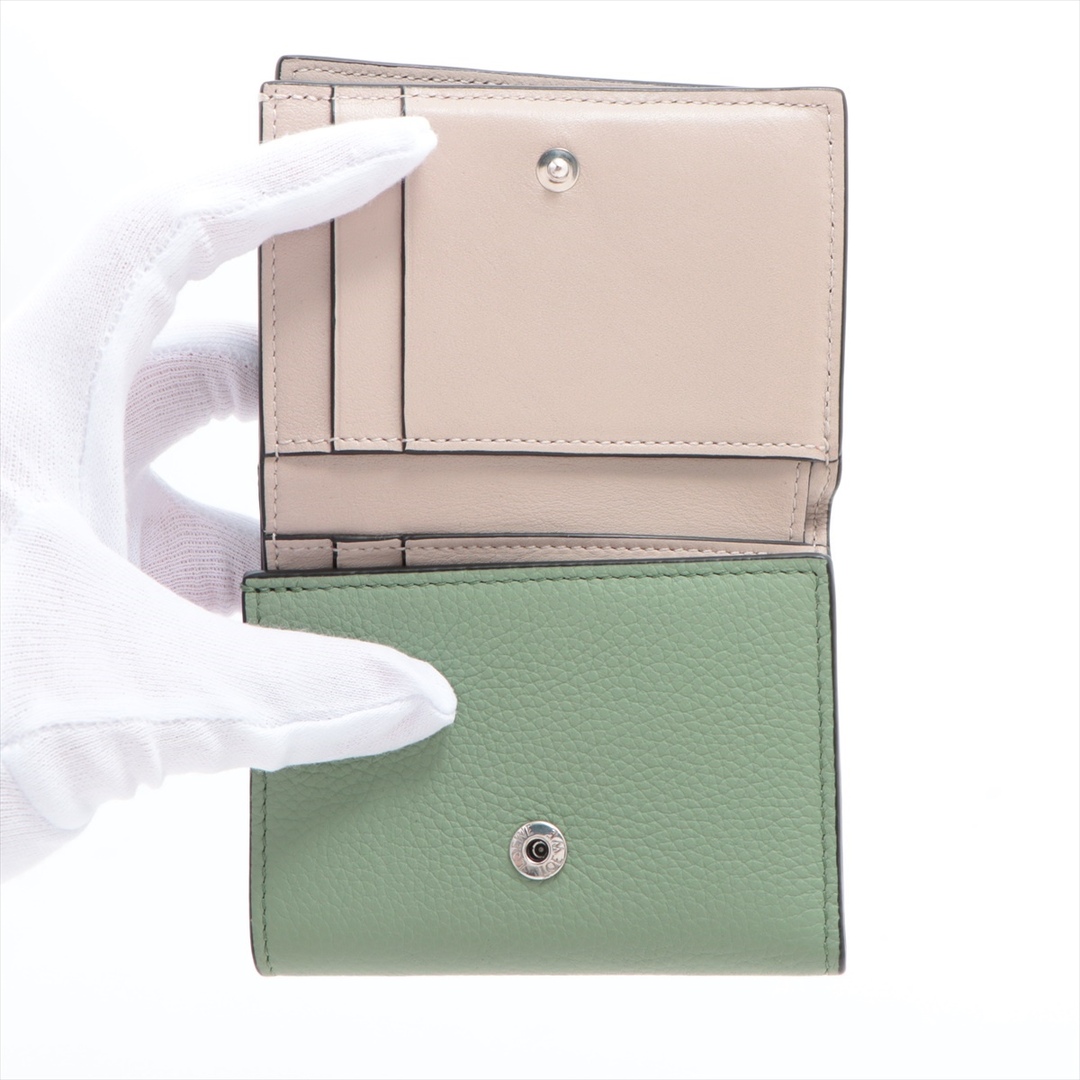 LOEWE(ロエベ)のロエベ トライフォールド レザー  グリーン レディース コンパクトウォレ レディースのファッション小物(財布)の商品写真