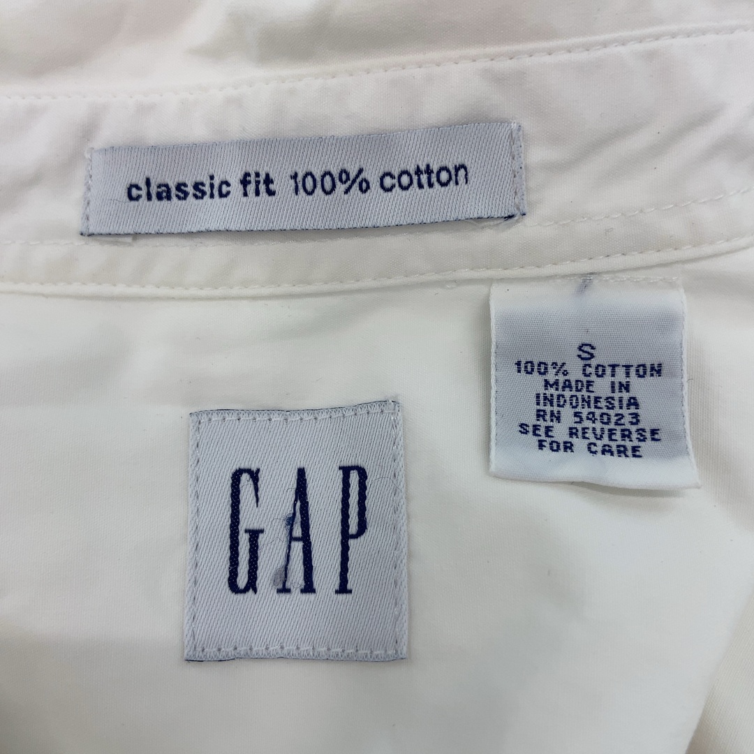 GAP(ギャップ)のGAP メンズ ギャップ シャツ クラシックフィット 100%コットン ホワイト 長袖 レディースのトップス(シャツ/ブラウス(半袖/袖なし))の商品写真
