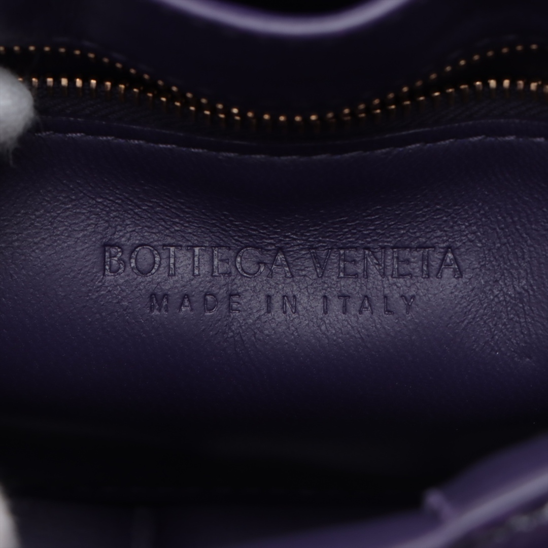 Bottega Veneta(ボッテガヴェネタ)のボッテガヴェネタ パデッドカセット パテントレザー  パープル レディース レディースのバッグ(ショルダーバッグ)の商品写真