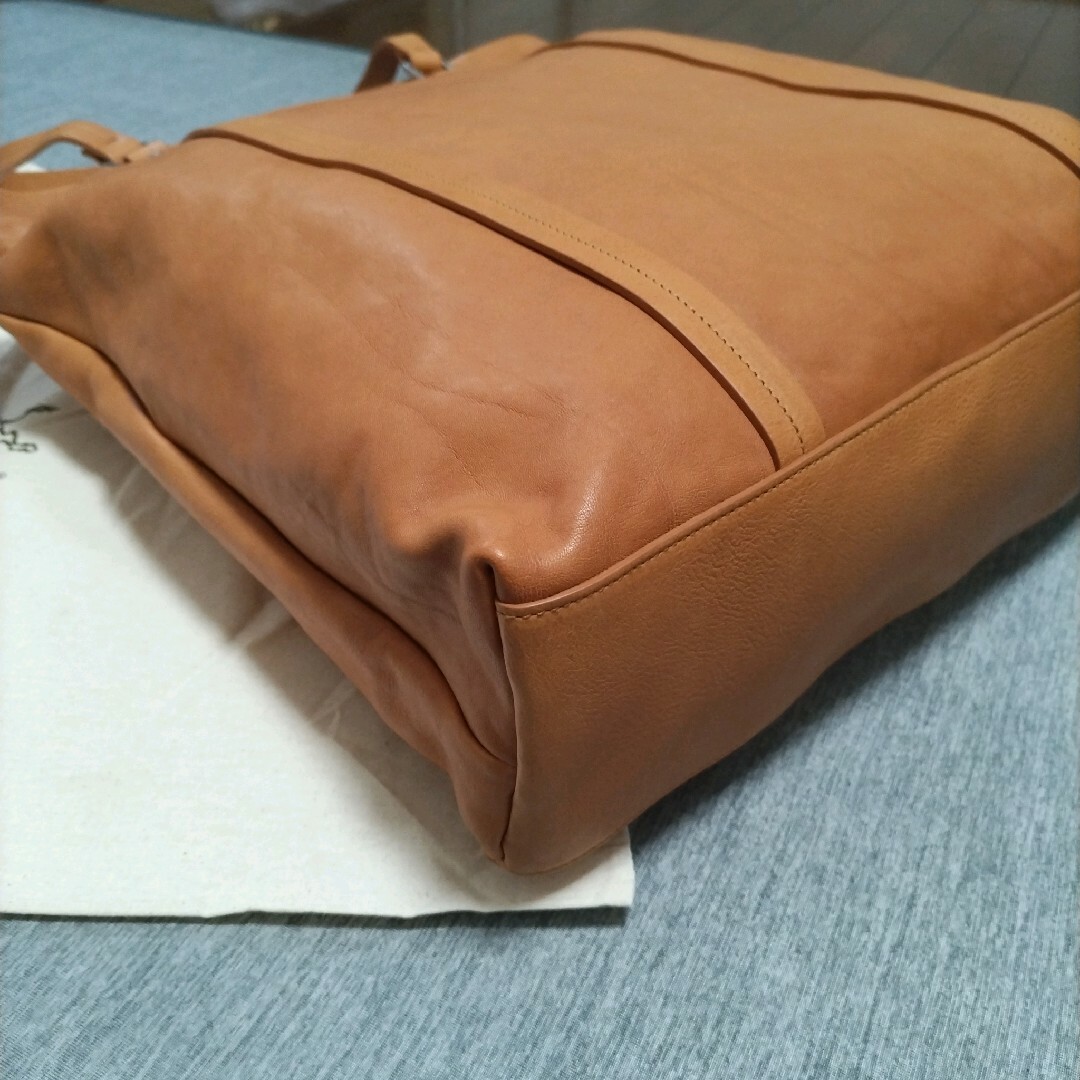 IL BISONTE(イルビゾンテ)の新品 イルビゾンテ 本革 レザー バッグ  トートバッグ ブラウン ヌメ メンズのバッグ(トートバッグ)の商品写真